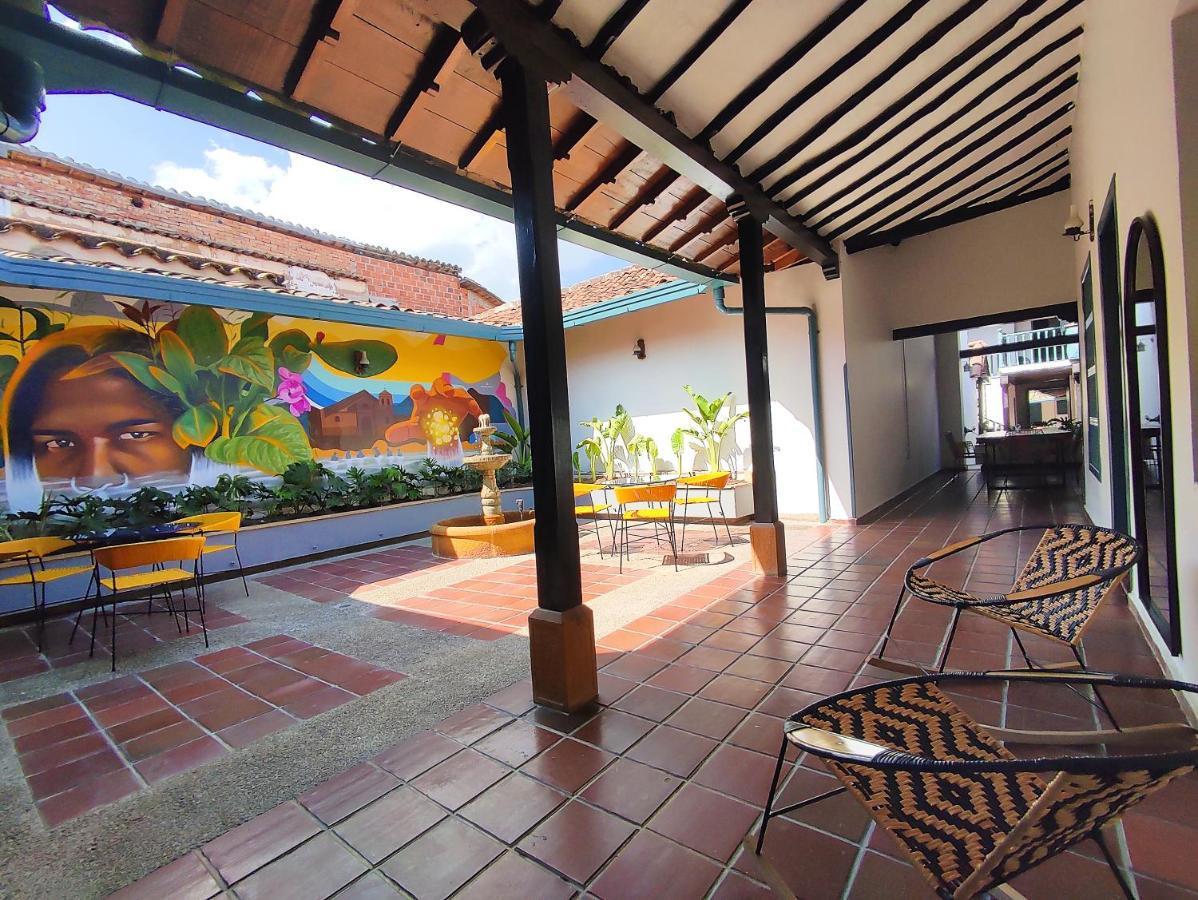 Trip Monkey Giron Hotell Exteriör bild